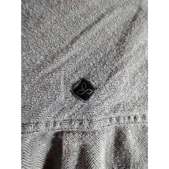 PrAna XL Men's Button Down Collared Shirt Gray - Picture 5 of 7
